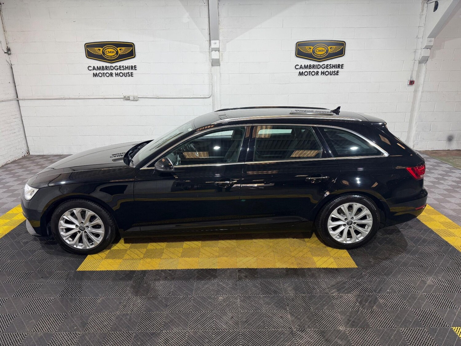 Used Audi A4 Avant 2017 for sale - 76306848: Photo 70