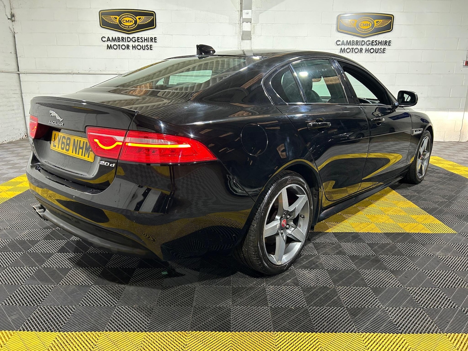 Used Jaguar XE 2019 for sale - 76513215: Photo 15