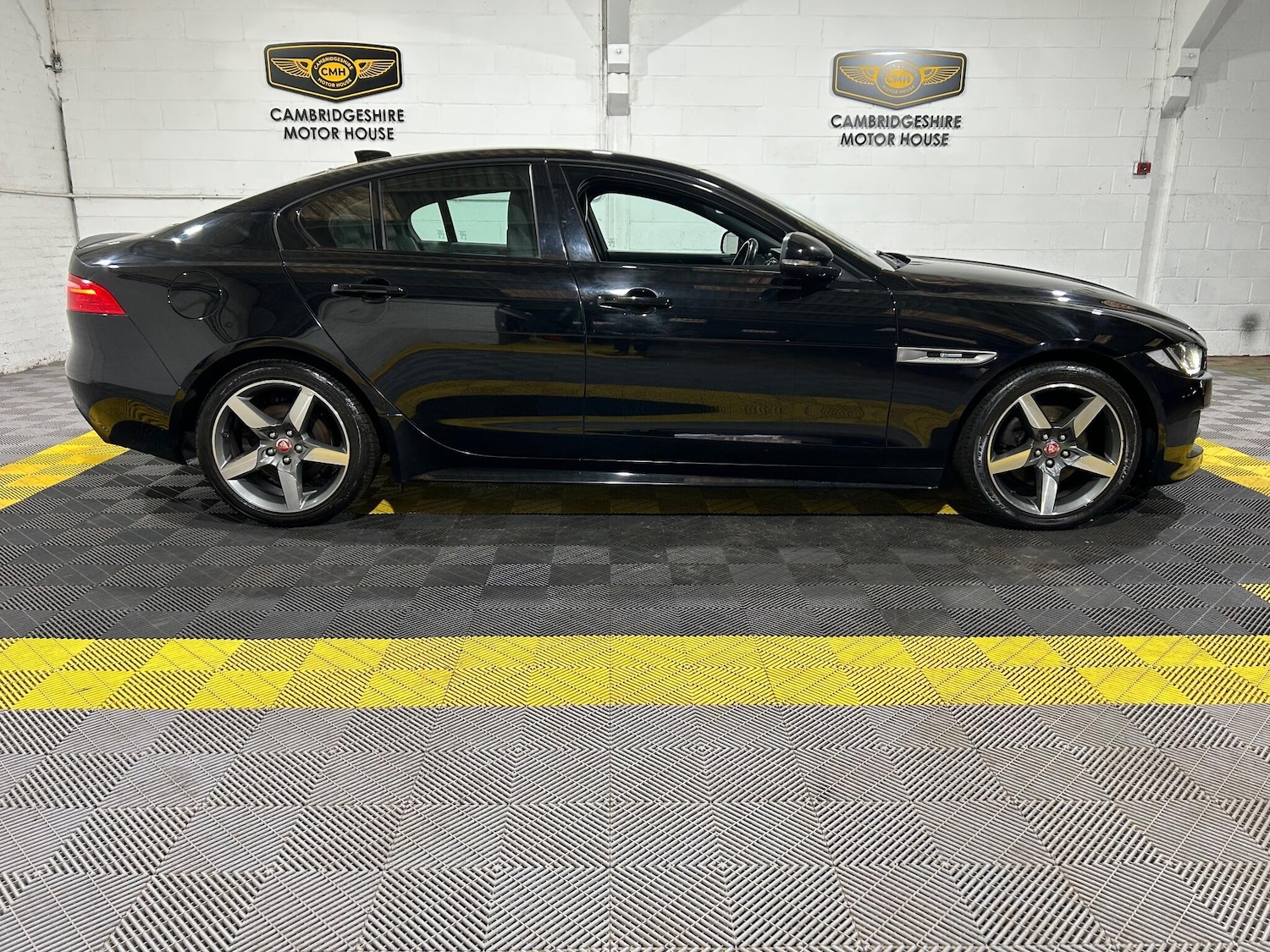 Used Jaguar XE 2019 for sale - 76513215: Photo 34