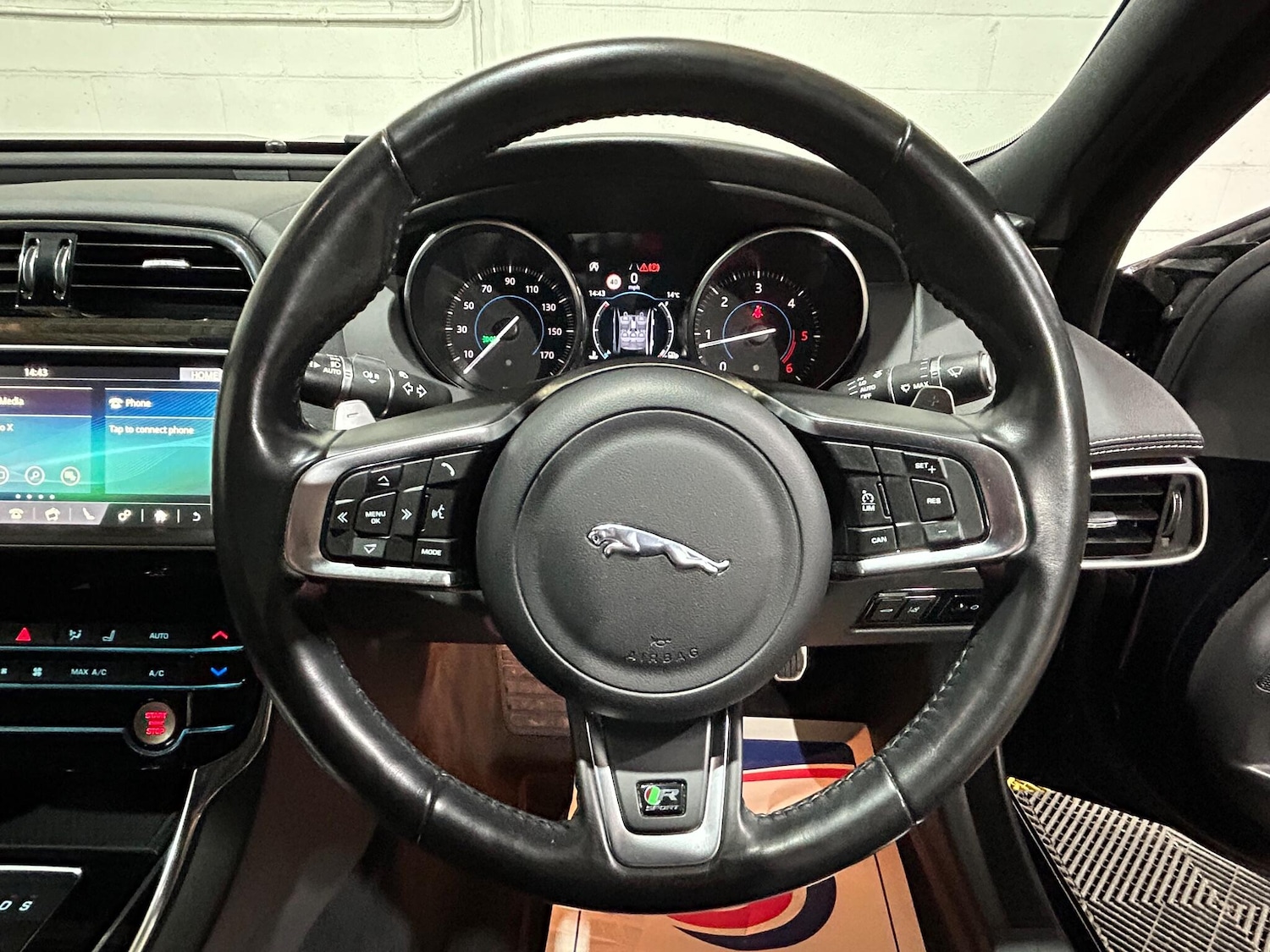 Used Jaguar XE 2019 for sale - 76513215: Photo 35