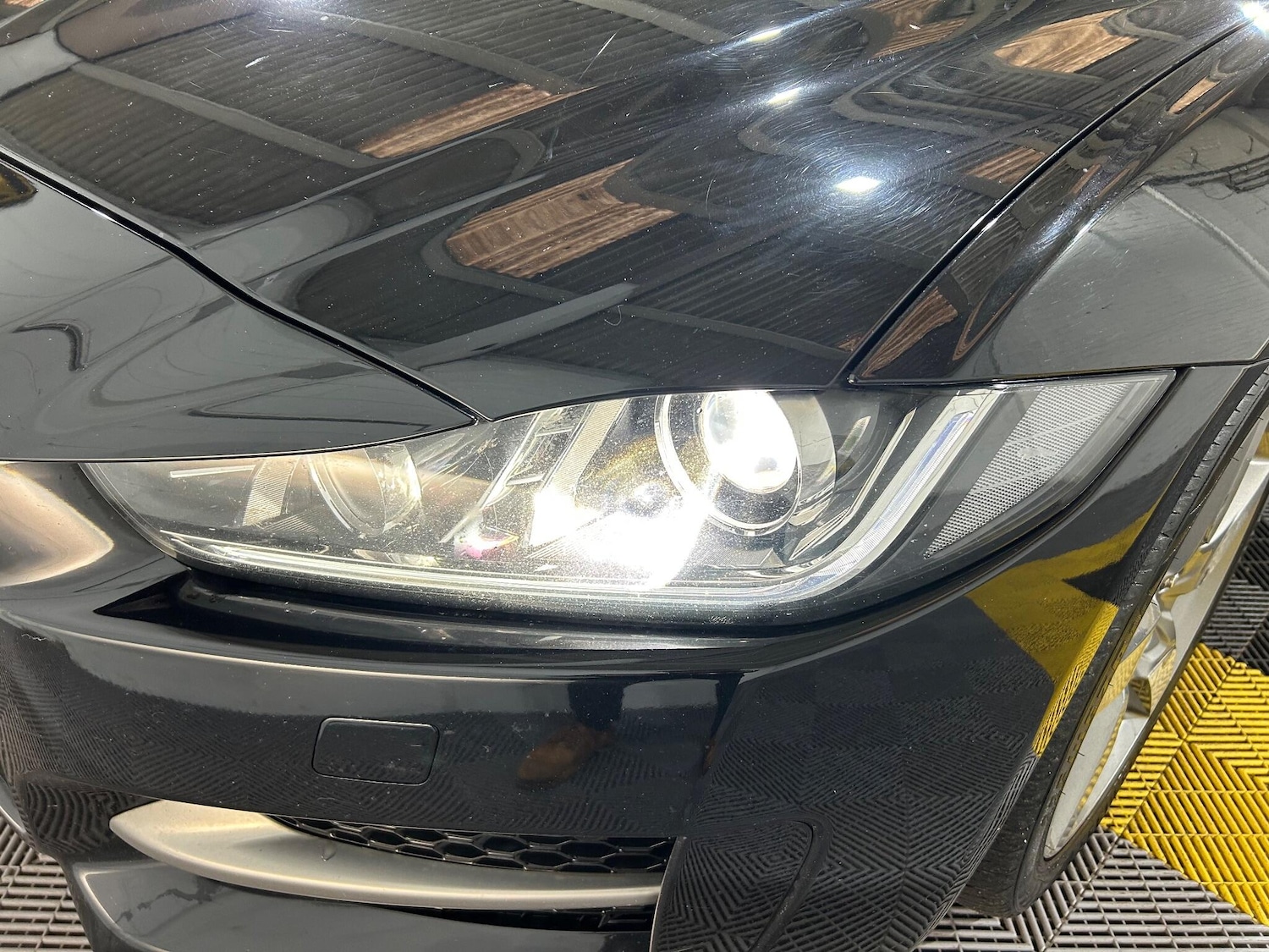 Used Jaguar XE 2019 for sale - 76513215: Photo 37