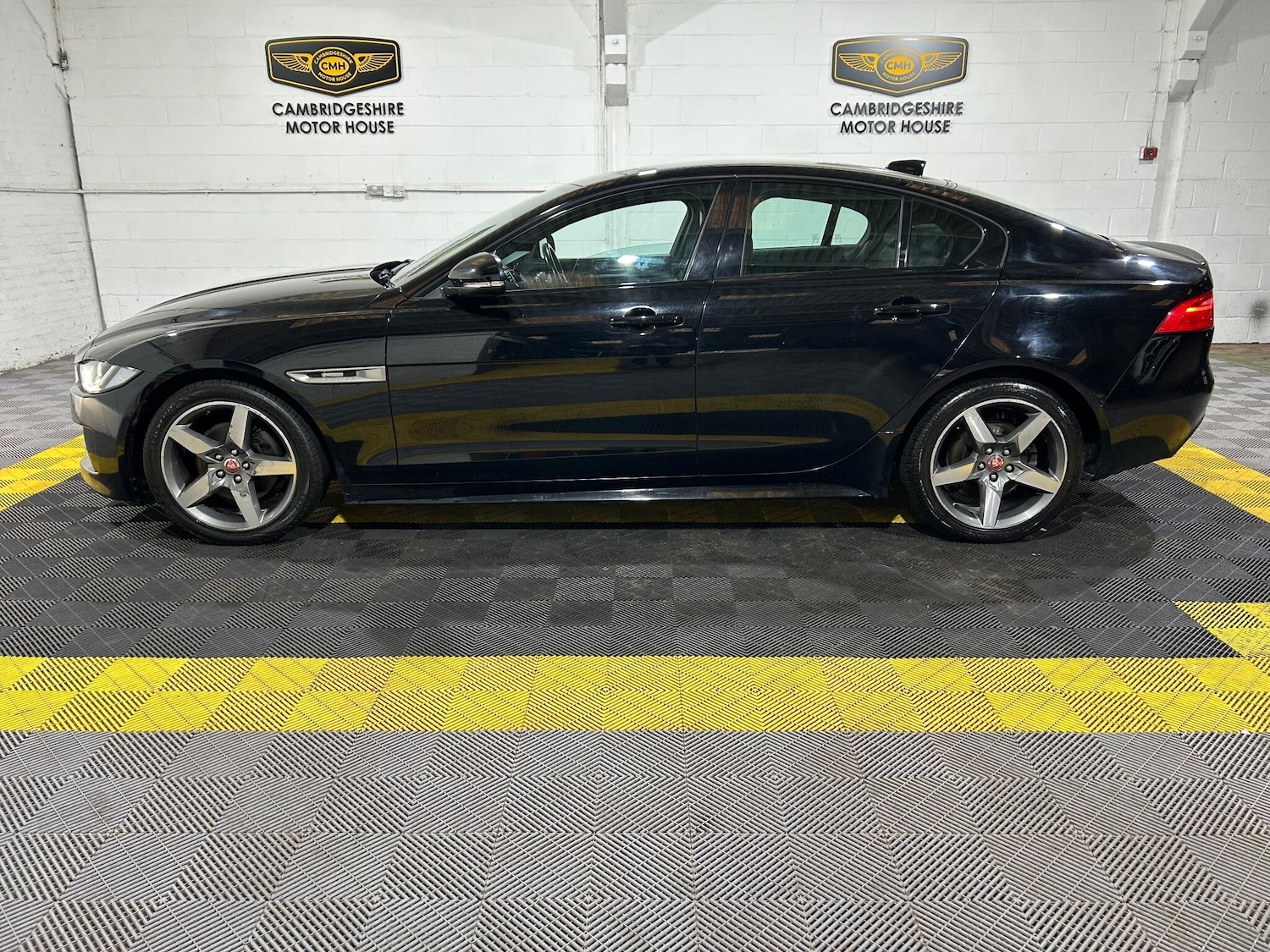 Used Jaguar XE 2019 for sale - 76513215: Photo 42