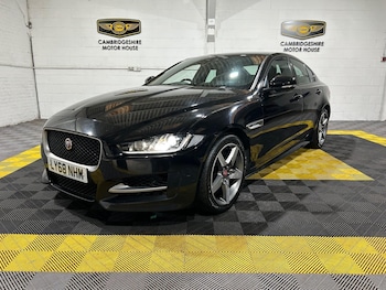 Used Jaguar XE 2019 for sale - 76513215: Photo