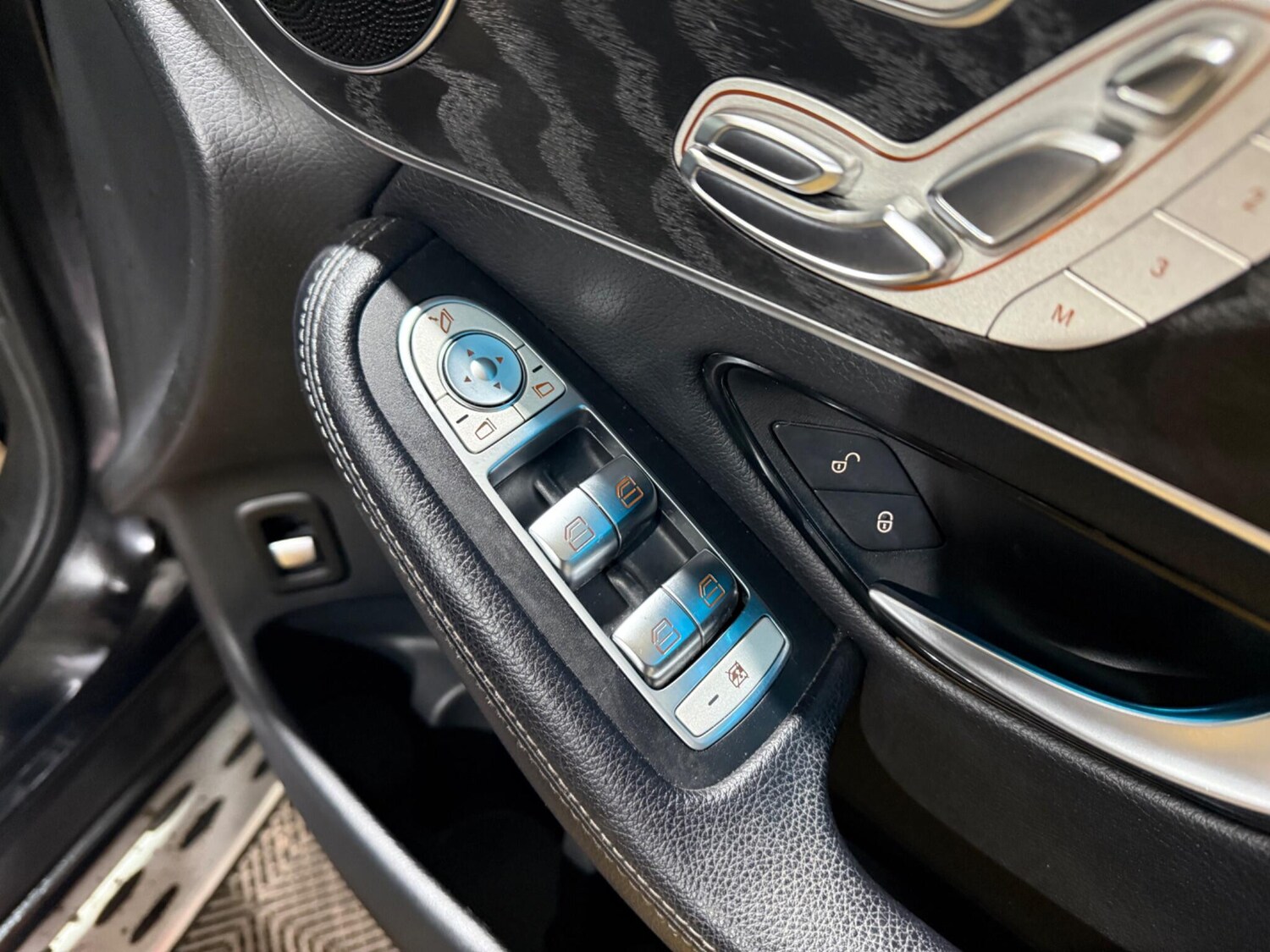 Used Mercedes-Benz GLC 2018 for sale - 77320533: Photo 38