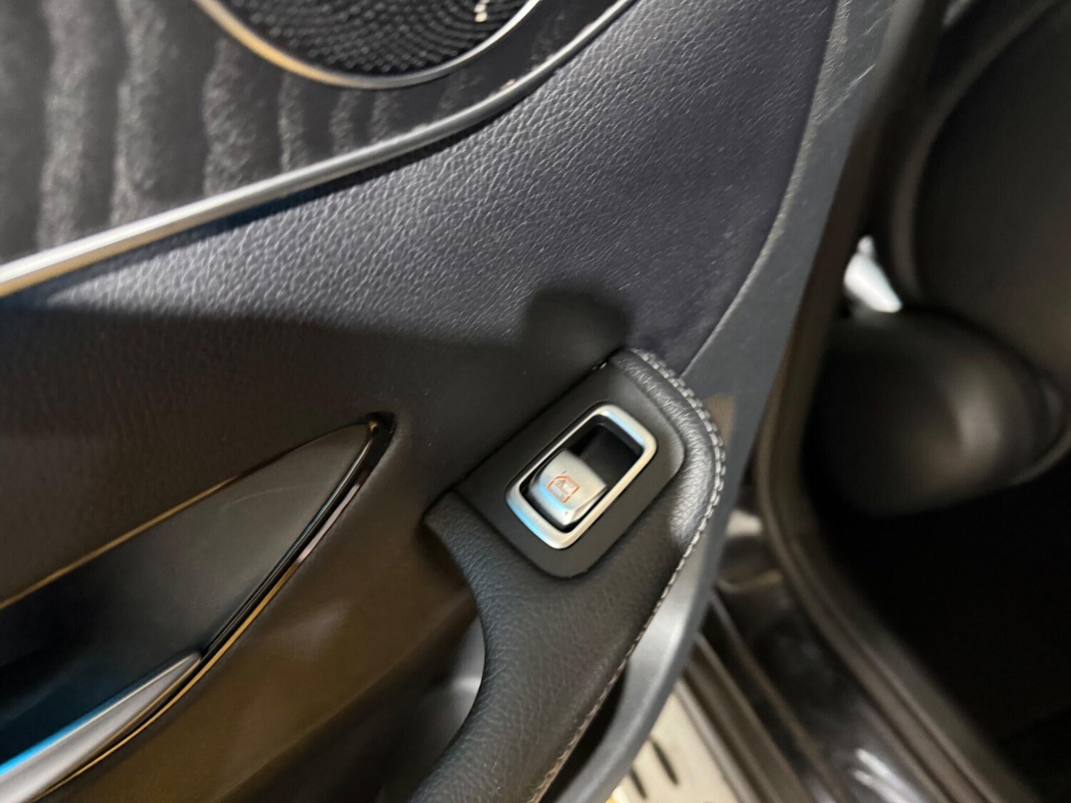 Used Mercedes-Benz GLC 2018 for sale - 77320533: Photo 49