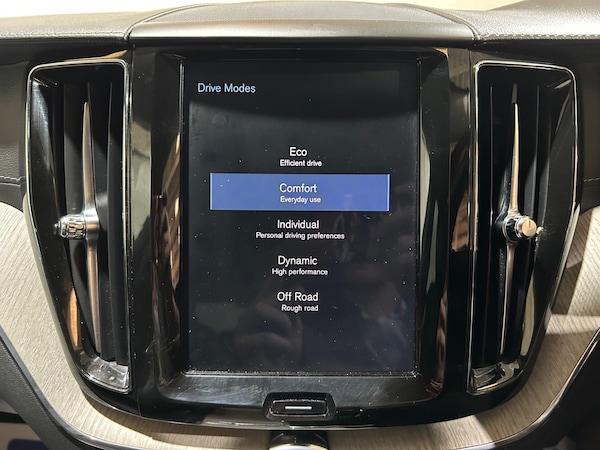 Used Volvo XC60 2018 for sale - 75350761: Photo 12