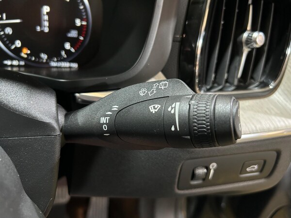 Used Volvo XC60 2018 for sale - 75350761: Photo 30