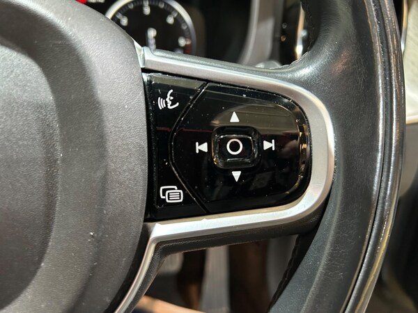 Used Volvo XC60 2018 for sale - 75350761: Photo 31