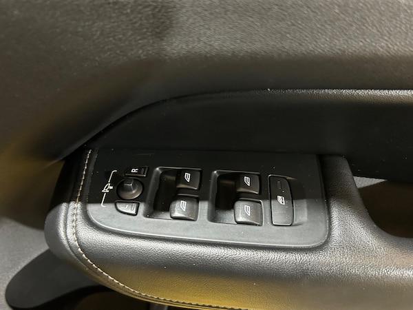 Used Volvo XC60 2018 for sale - 75350761: Photo 40