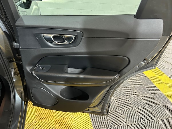 Used Volvo XC60 2018 for sale - 75350761: Photo 48