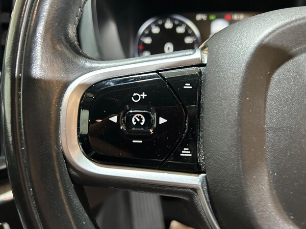 Used Volvo XC60 2018 for sale - 75350761: Photo 49