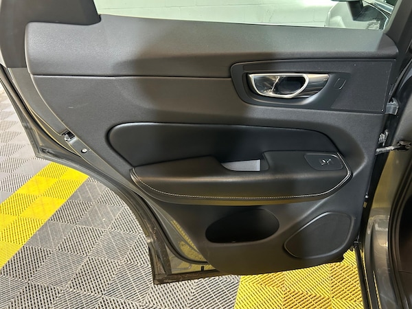 Used Volvo XC60 2018 for sale - 75350761: Photo 55