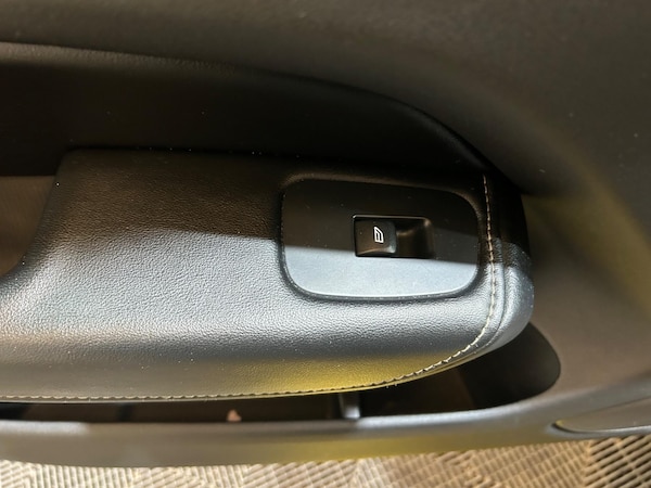 Used Volvo XC60 2018 for sale - 75350761: Photo 62