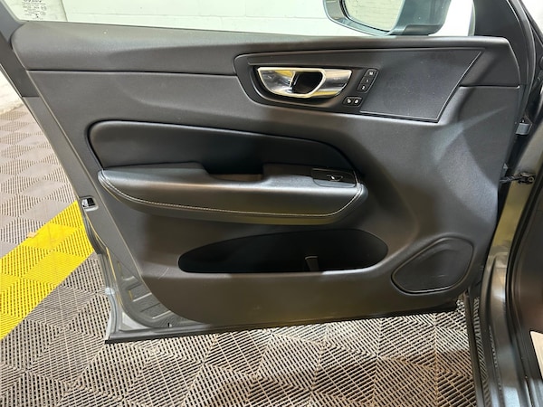 Used Volvo XC60 2018 for sale - 75350761: Photo 63