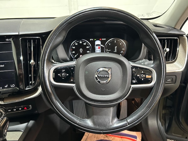 Used Volvo XC60 2018 for sale - 75350761: Photo 8