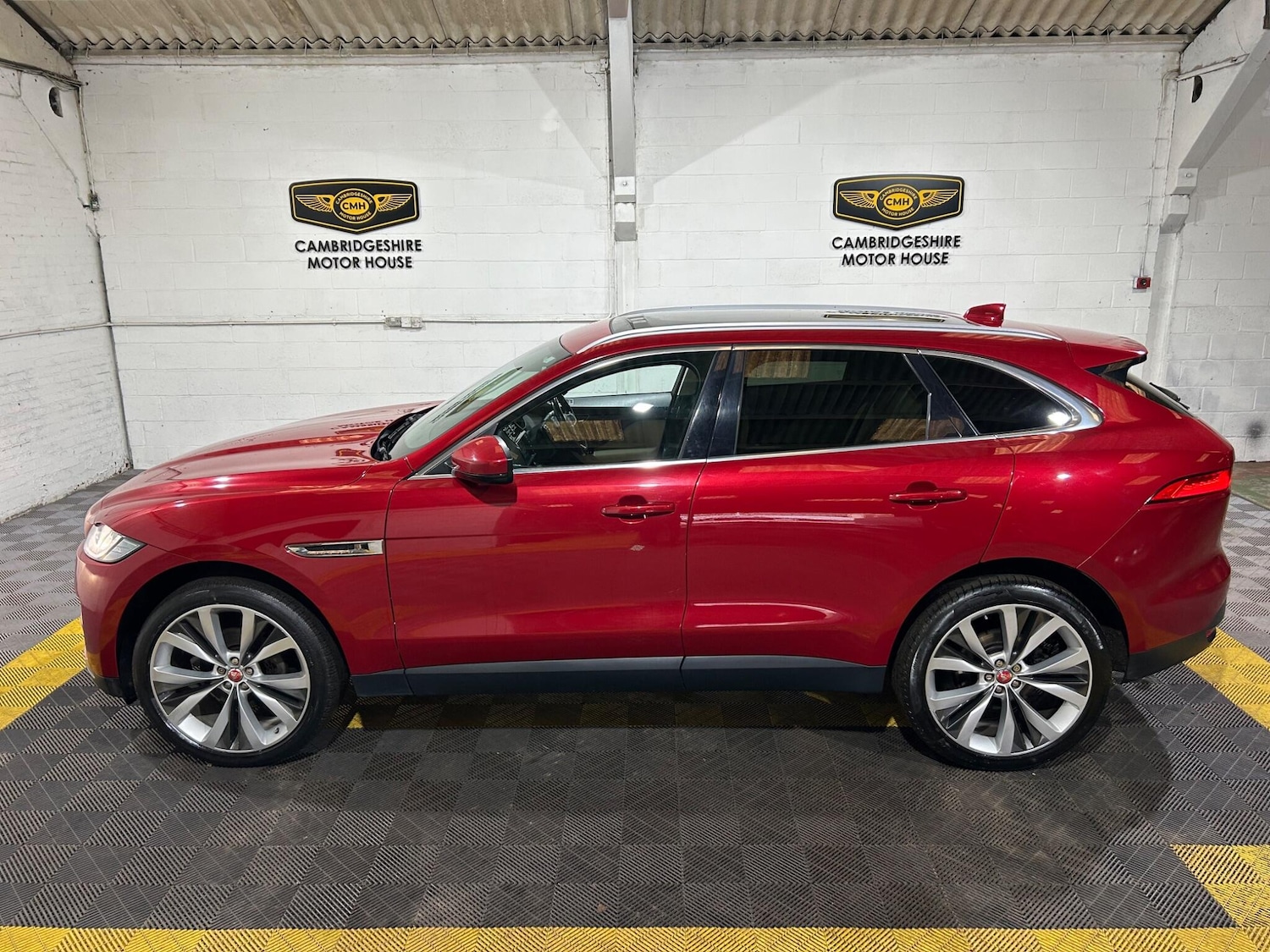 Used Jaguar F-Pace 2018 for sale - 77358649: Photo 11