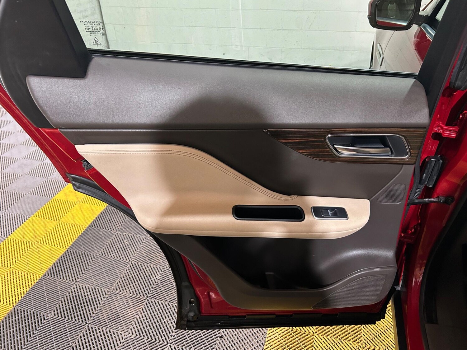 Used Jaguar F-Pace 2018 for sale - 77358649: Photo 67