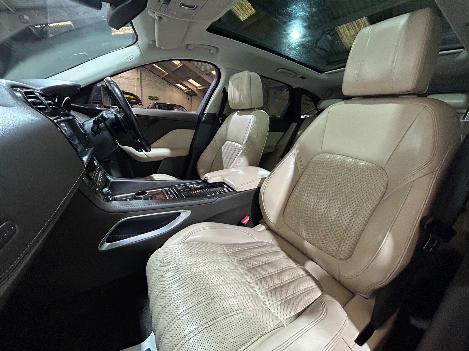 Used Jaguar F-Pace 2018 for sale - 77358649: Photo 69