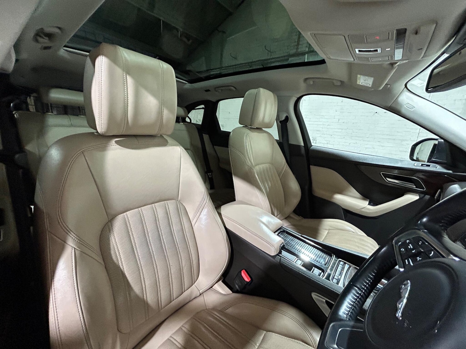 Used Jaguar F-Pace 2018 for sale - 77358649: Photo 8