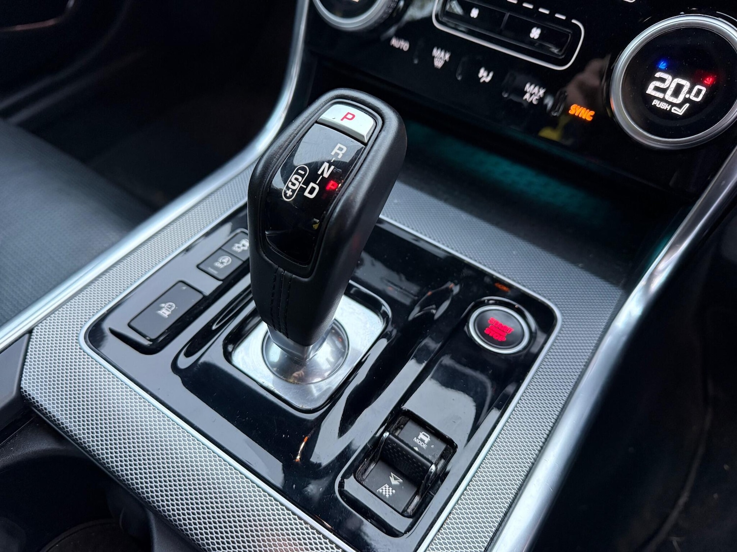 Used Jaguar XE 2019 for sale - 76307044: Photo 11