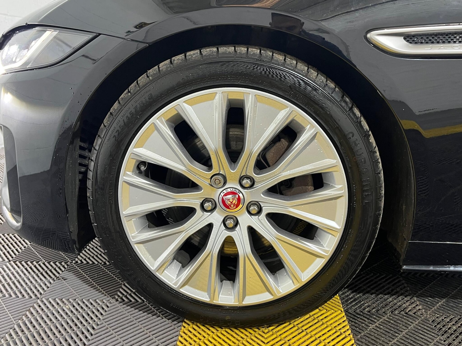 Used Jaguar XE 2019 for sale - 76307044: Photo 48