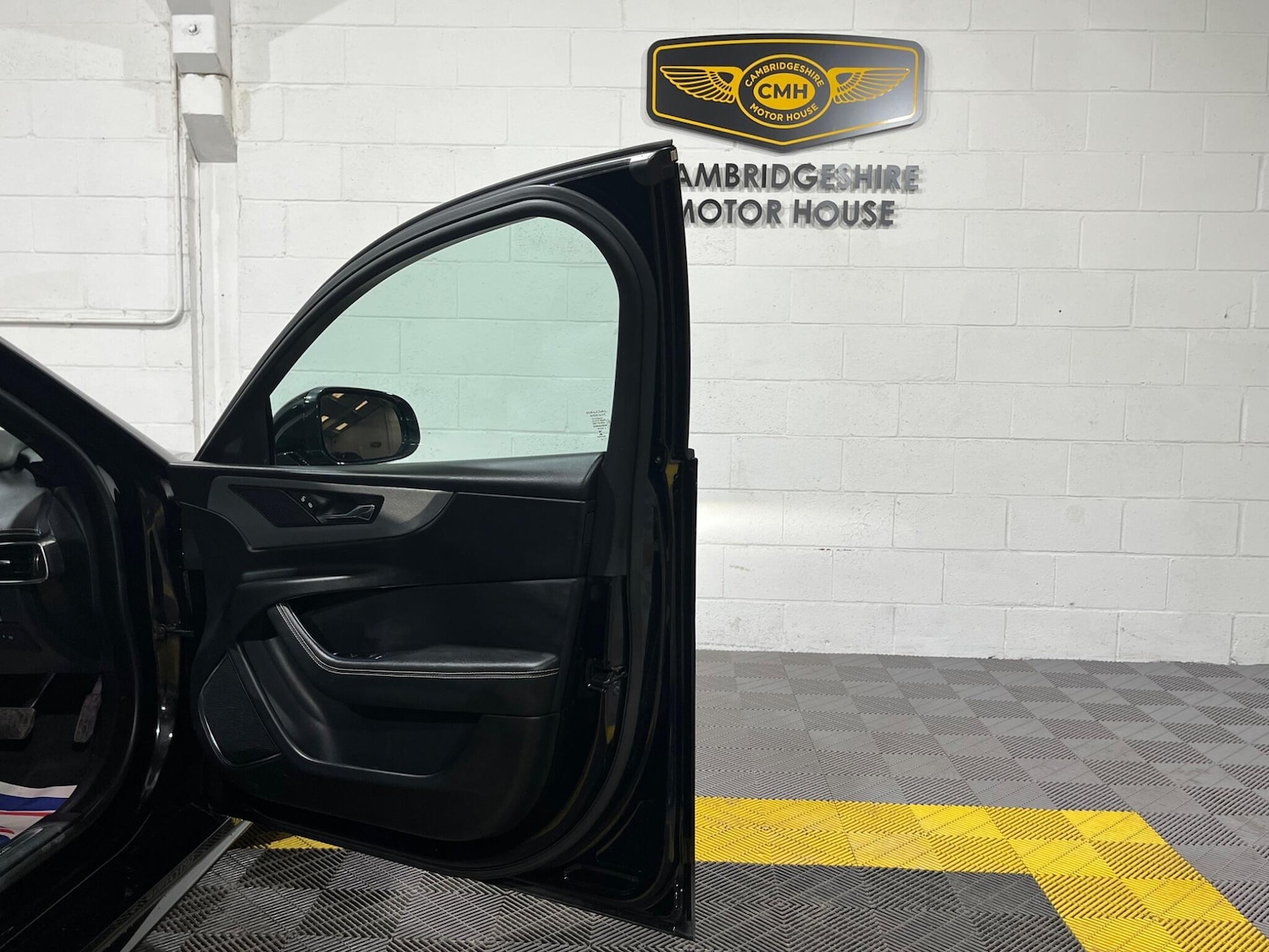 Used Jaguar XE 2019 for sale - 76307044: Photo 51