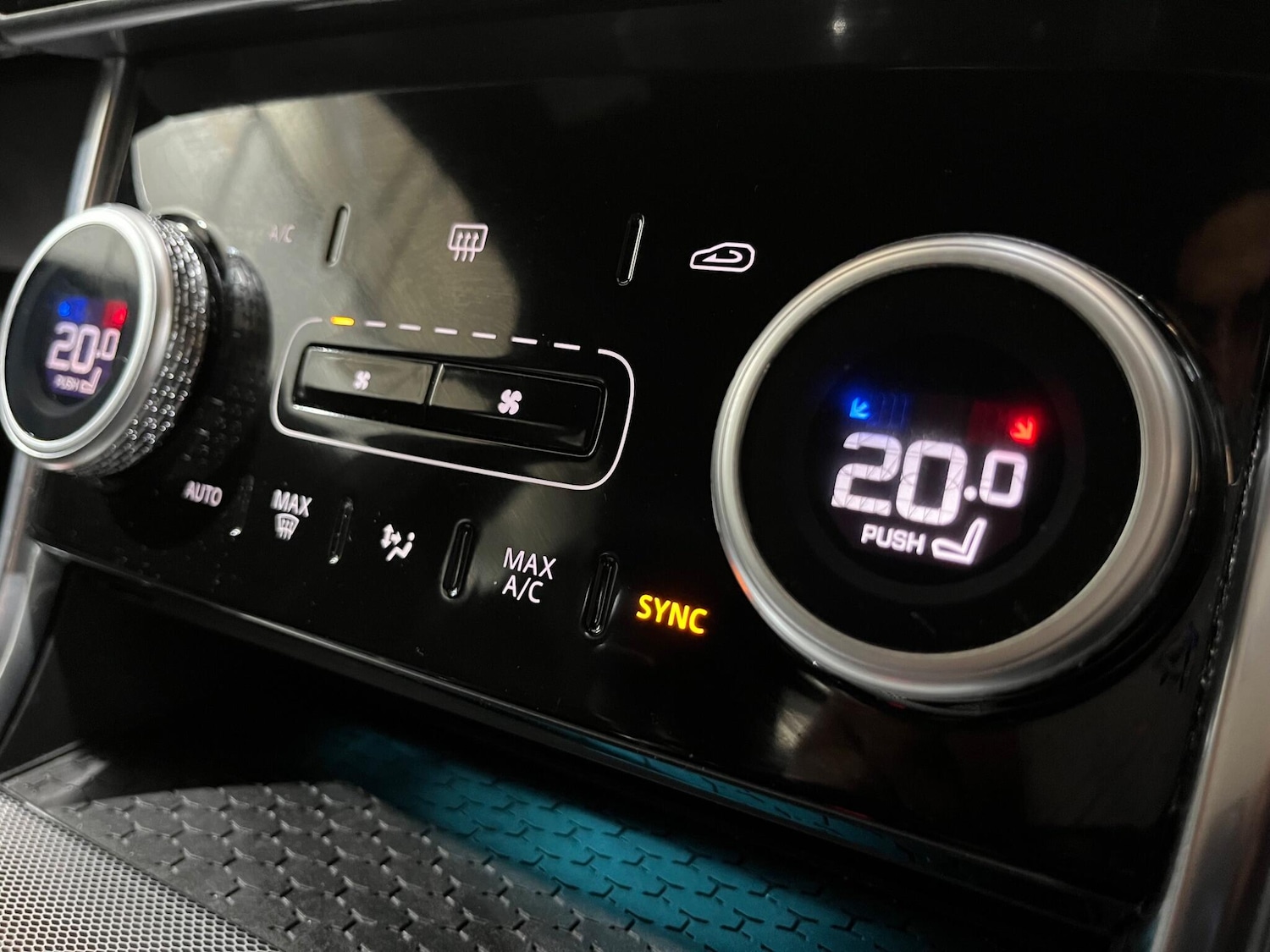 Used Jaguar XE 2019 for sale - 76307044: Photo 70