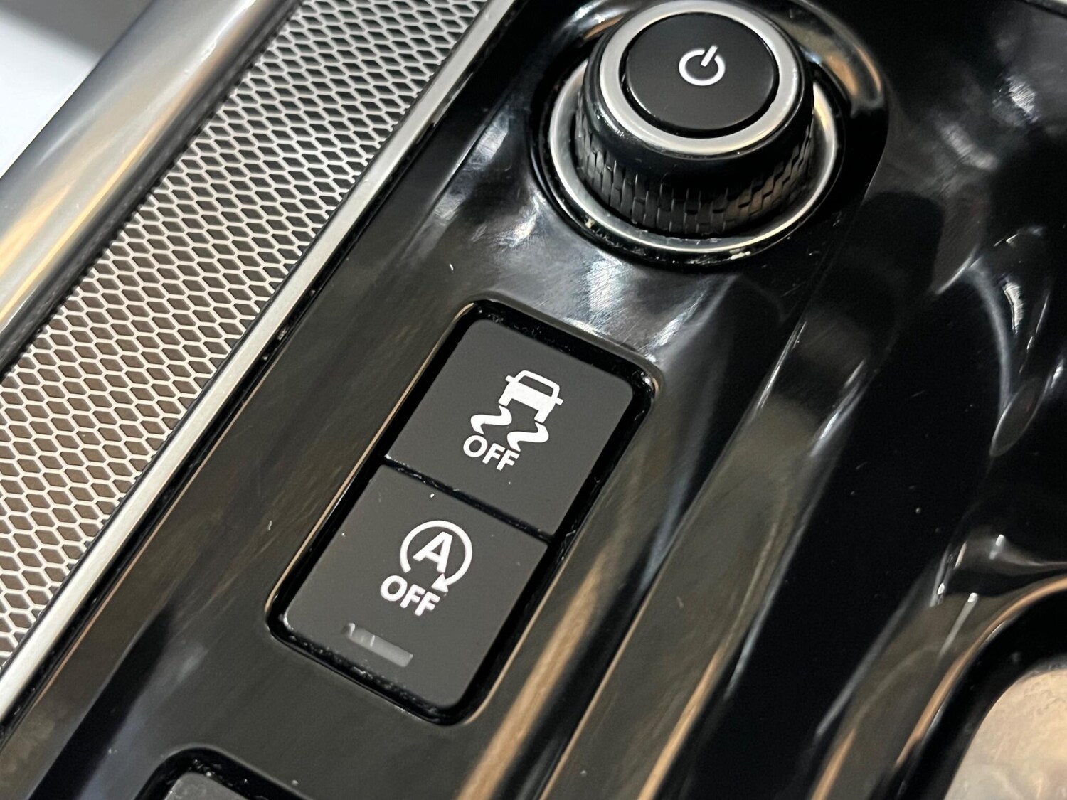 Used Jaguar XE 2019 for sale - 76307044: Photo 71