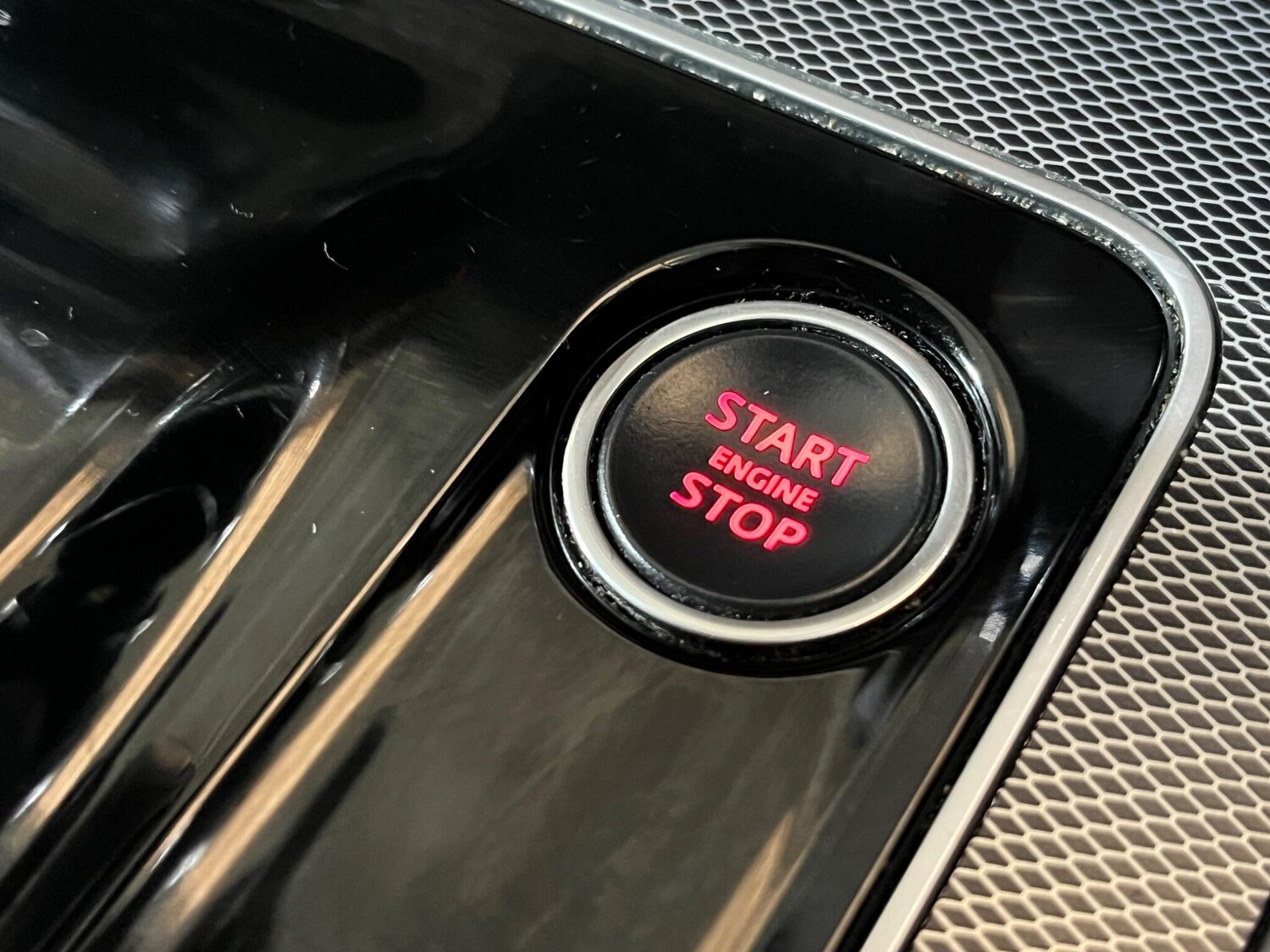 Used Jaguar XE 2019 for sale - 76307044: Photo 74