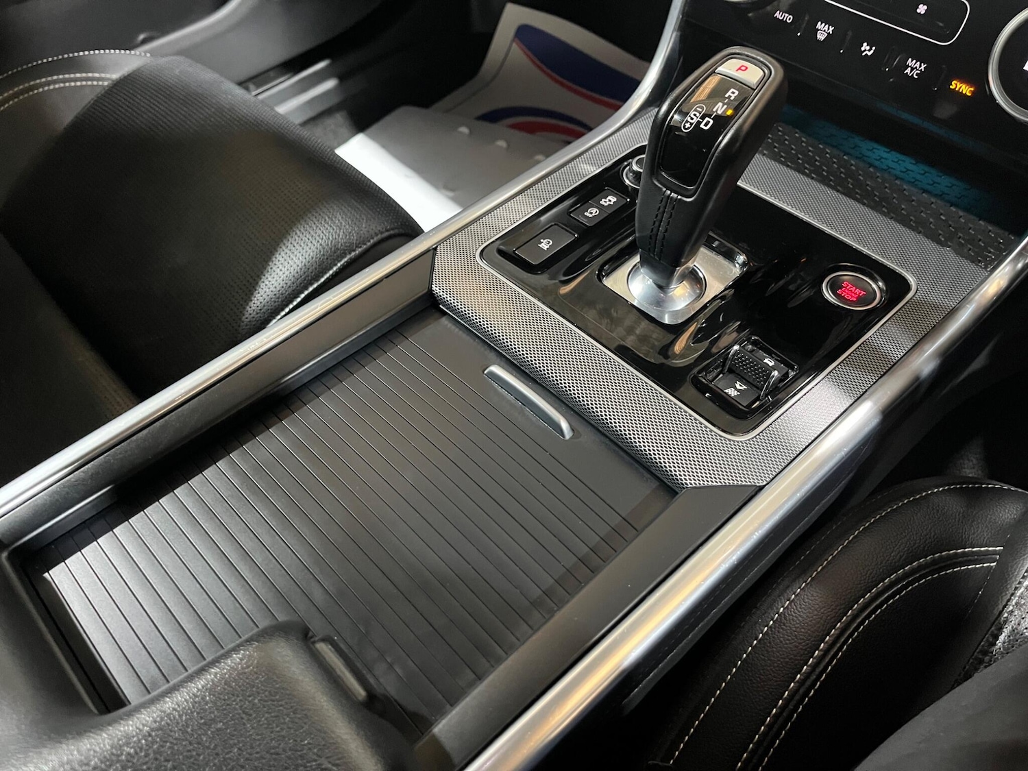 Used Jaguar XE 2019 for sale - 76307044: Photo 77