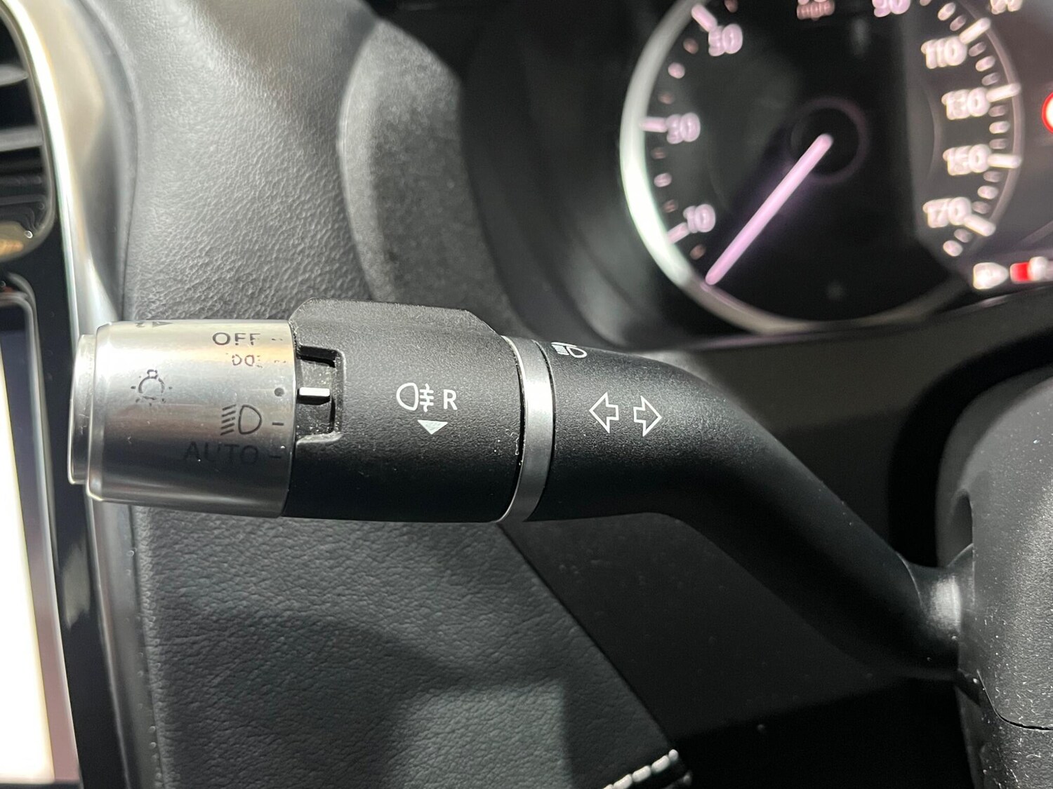 Used Jaguar XE 2019 for sale - 76307044: Photo 78