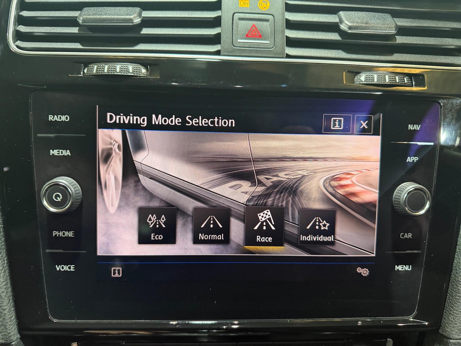 Used Volkswagen Golf 2017 for sale - 76935989: Photo 17