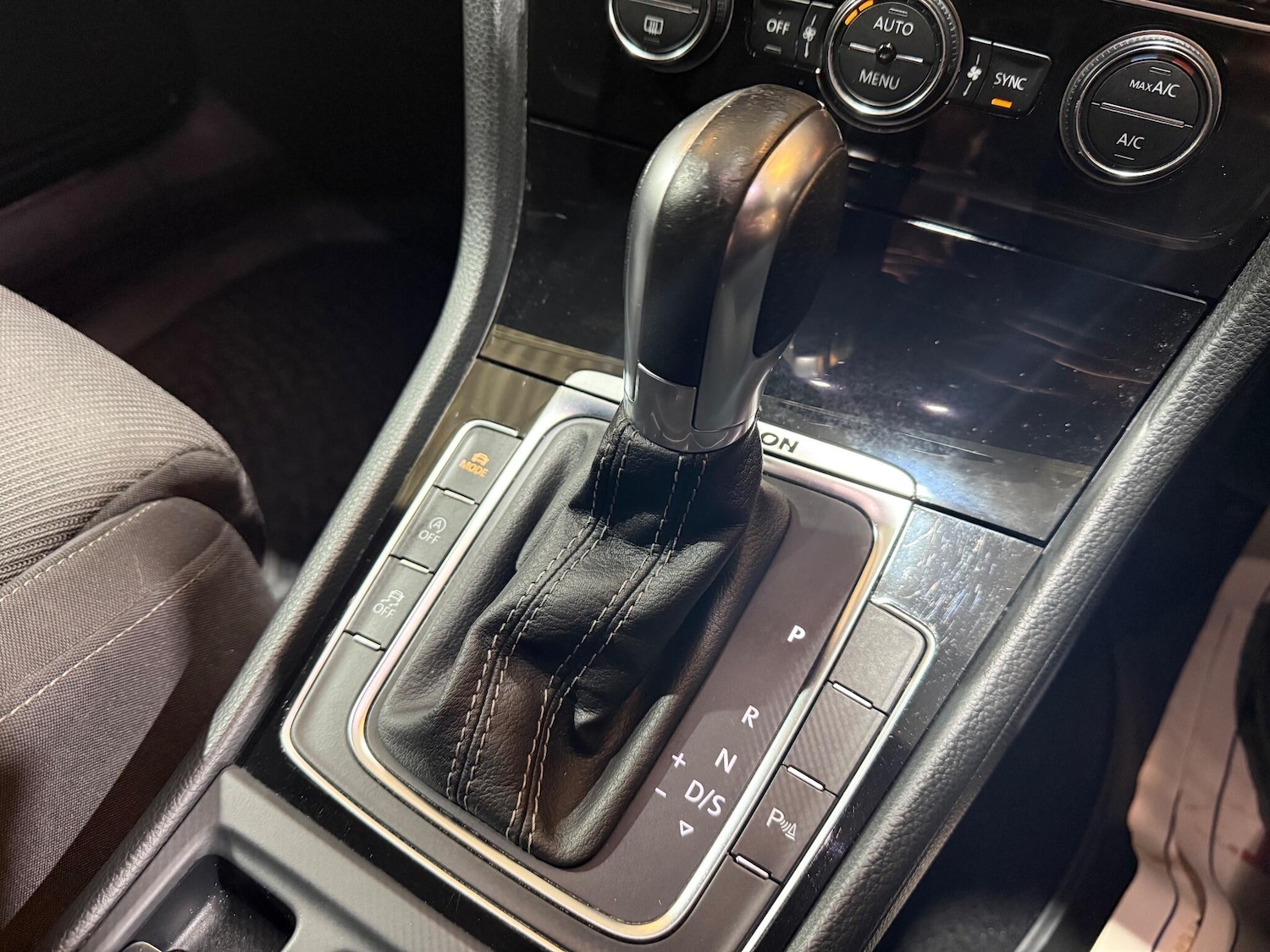 Used Volkswagen Golf 2017 for sale - 76935989: Photo 19