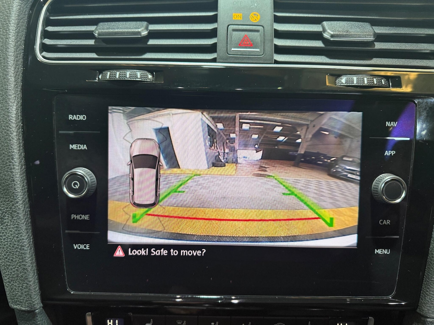 Used Volkswagen Golf 2017 for sale - 76935989: Photo 23