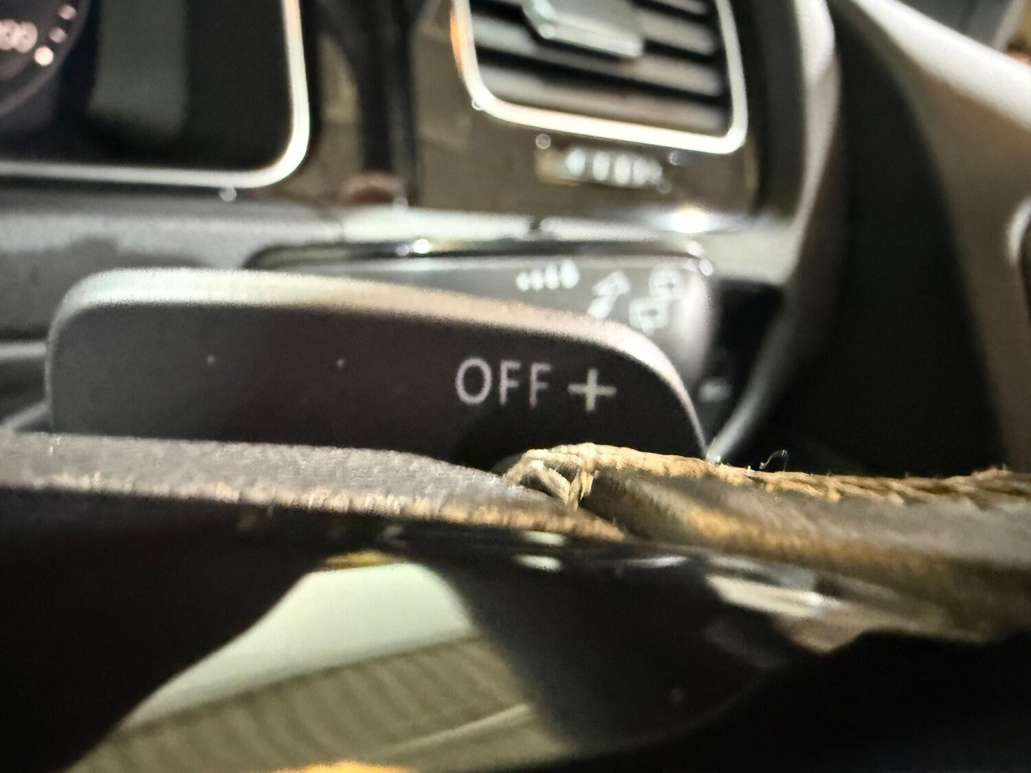 Used Volkswagen Golf 2017 for sale - 76935989: Photo 34