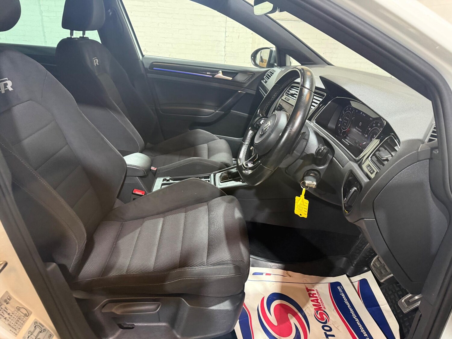 Used Volkswagen Golf 2017 for sale - 76935989: Photo 40