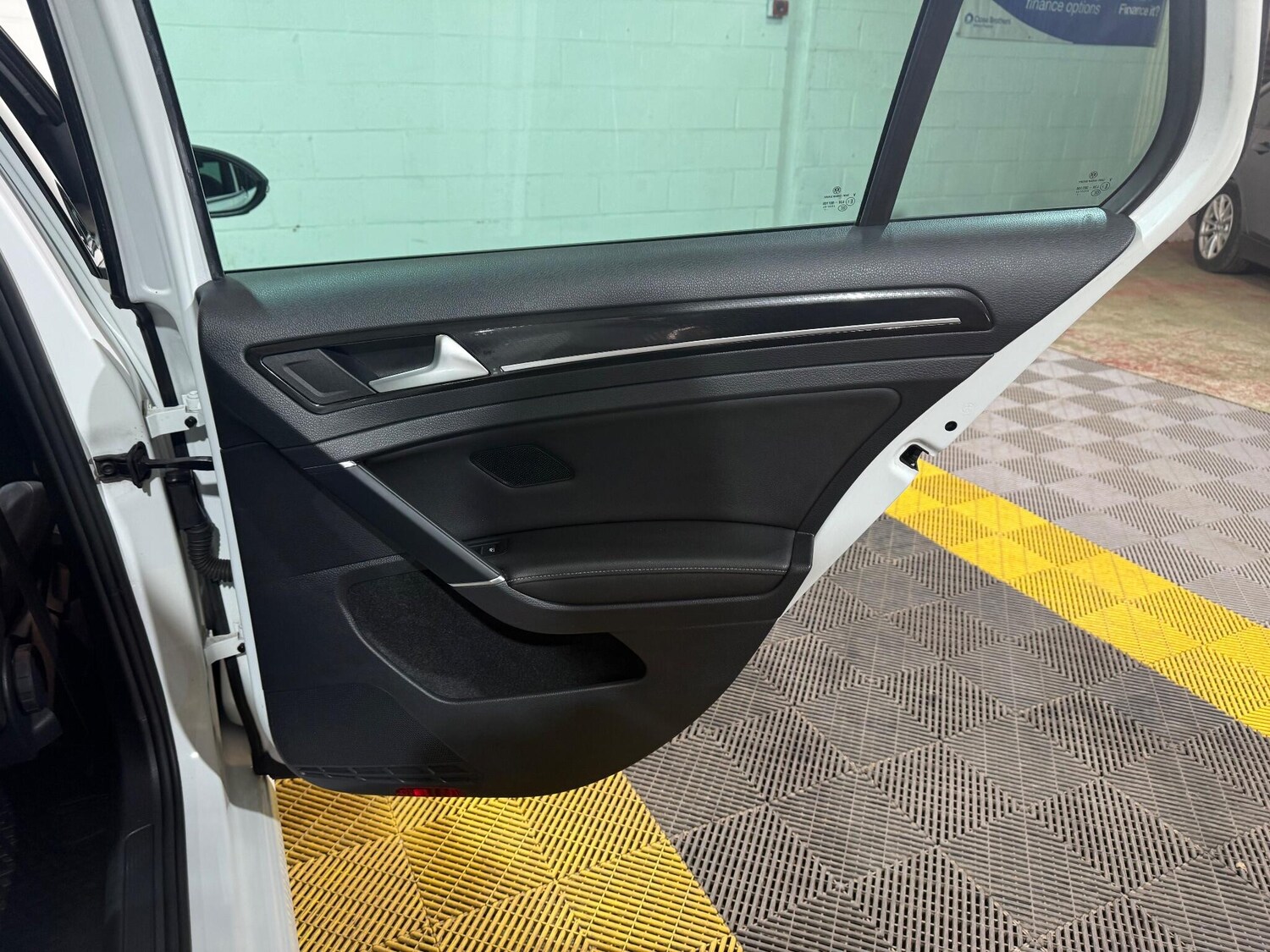 Used Volkswagen Golf 2017 for sale - 76935989: Photo 48