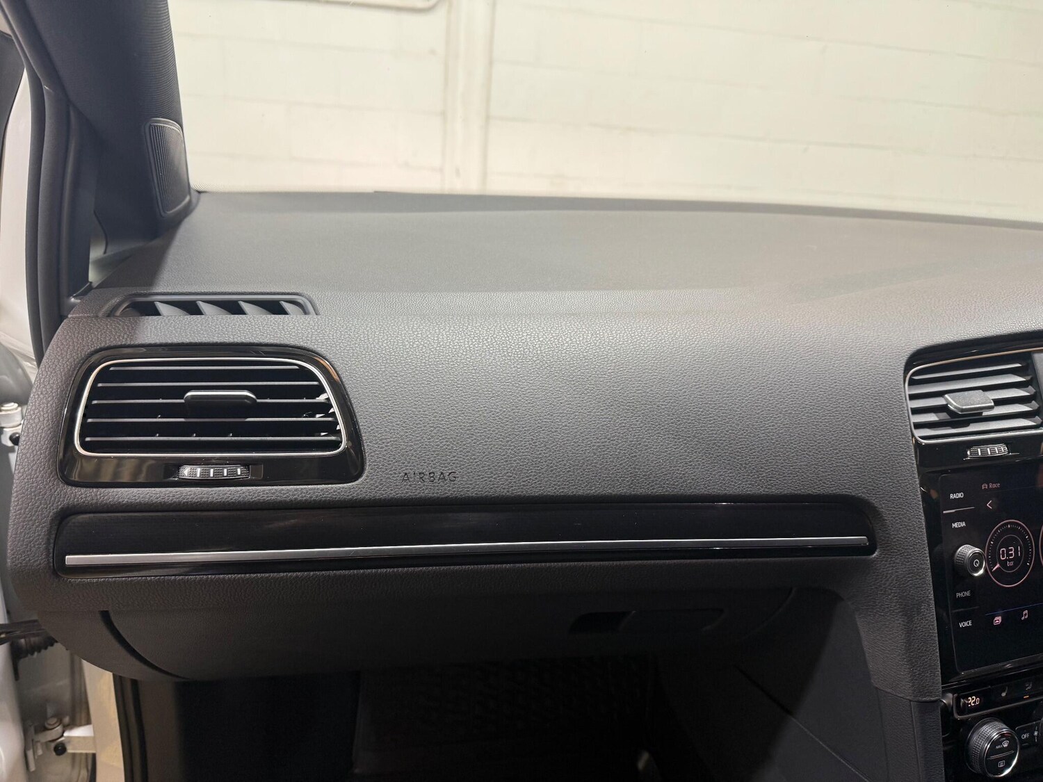 Used Volkswagen Golf 2017 for sale - 76935989: Photo 56