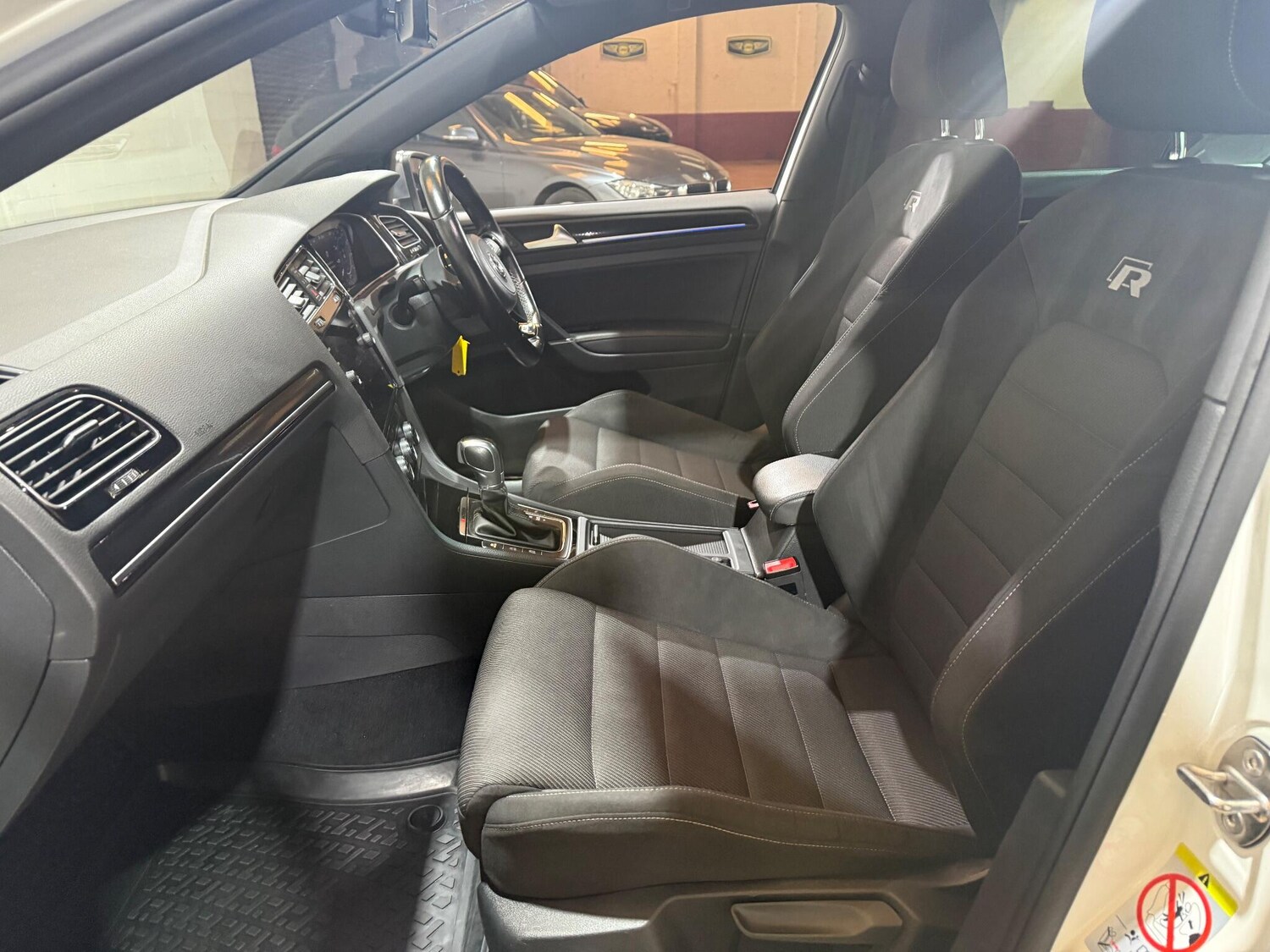 Used Volkswagen Golf 2017 for sale - 76935989: Photo 59