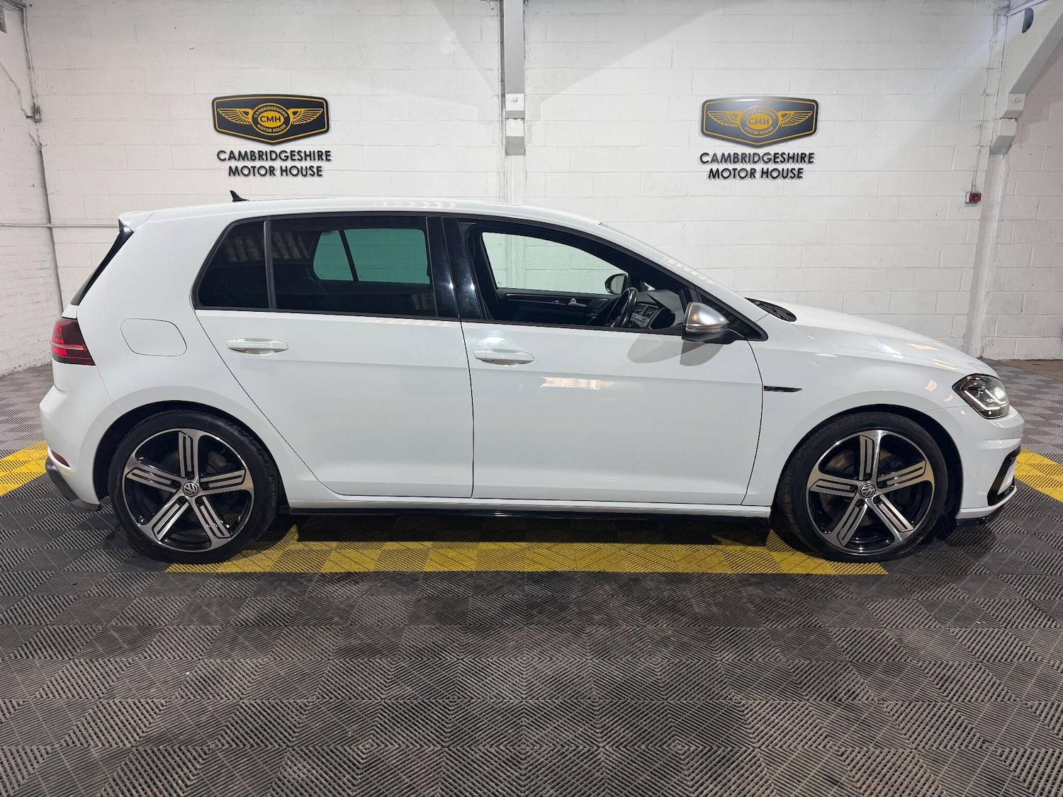 Used Volkswagen Golf 2017 for sale - 76935989: Photo 9