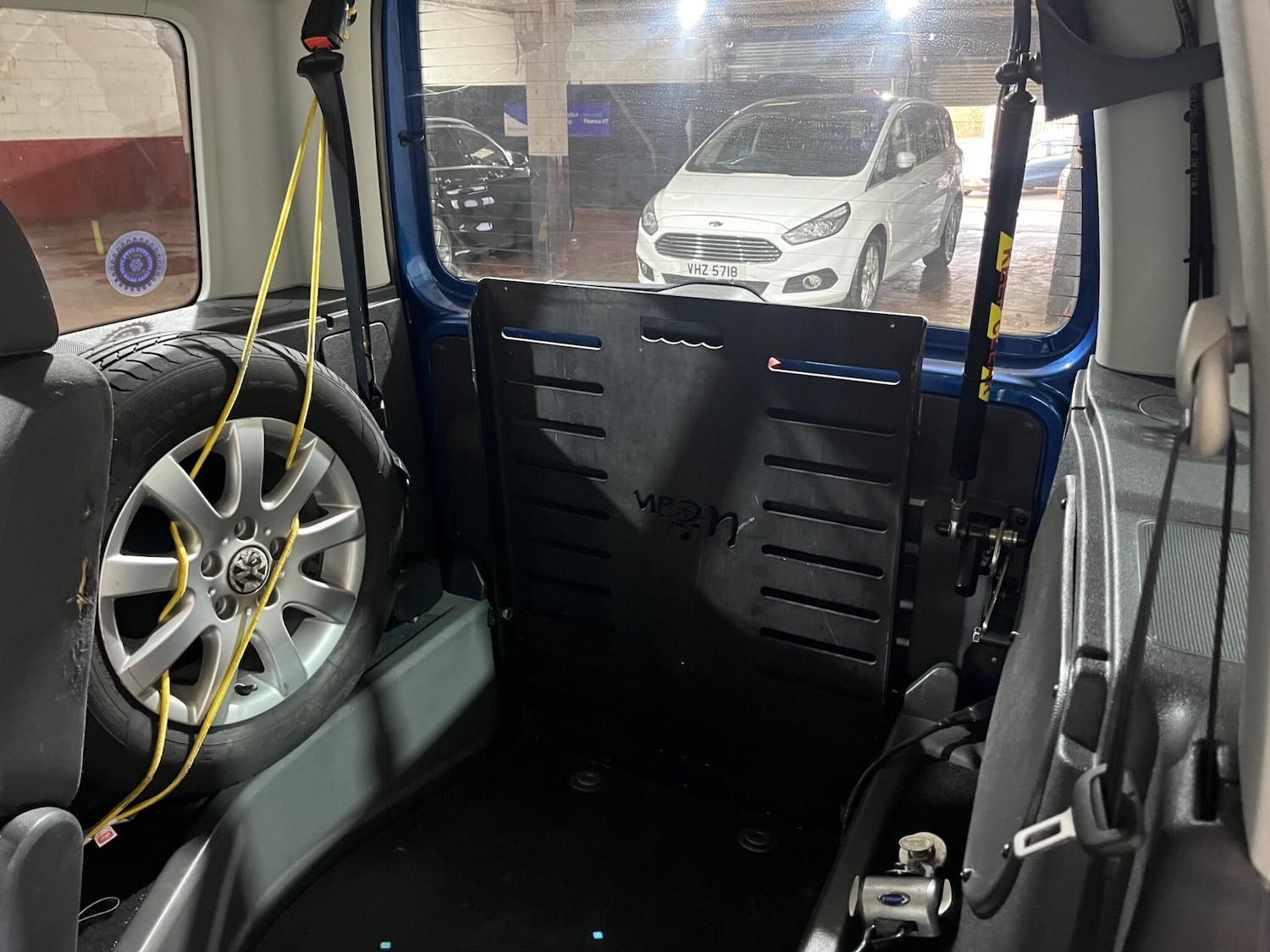 Used Volkswagen Caddy Life 2014 for sale - 76991155: Photo 11