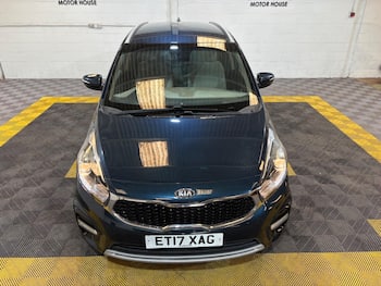 Used Kia Carens 2017 for sale - 79681078: Photo