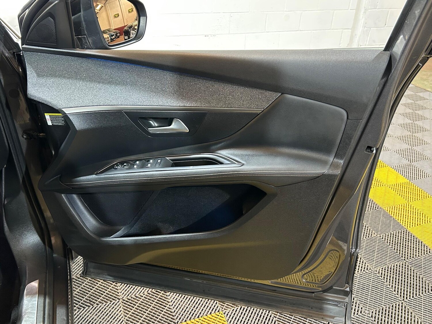 Used Peugeot 3008 2019 for sale - 76137457: Photo 42