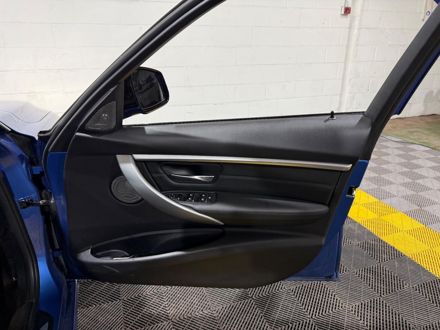 Used BMW 3 Series for sale - 76995868: Photo 39