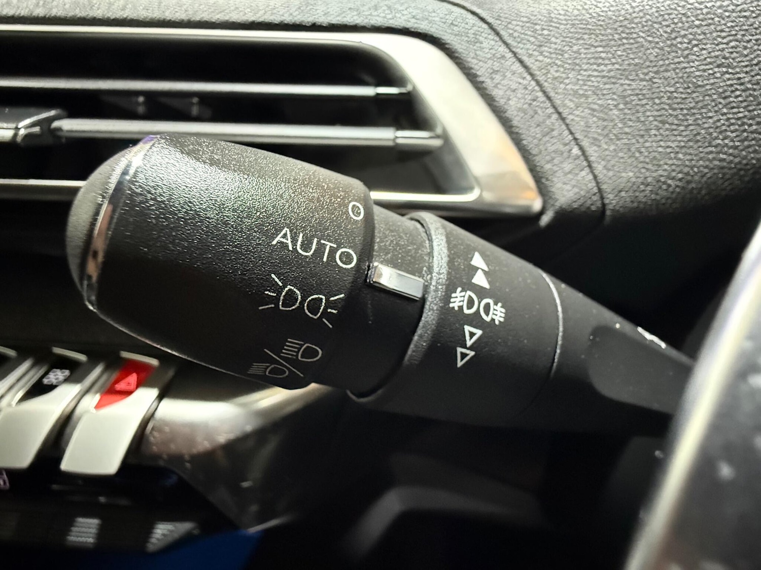 Used Peugeot 3008 2018 for sale - 76499597: Photo 29