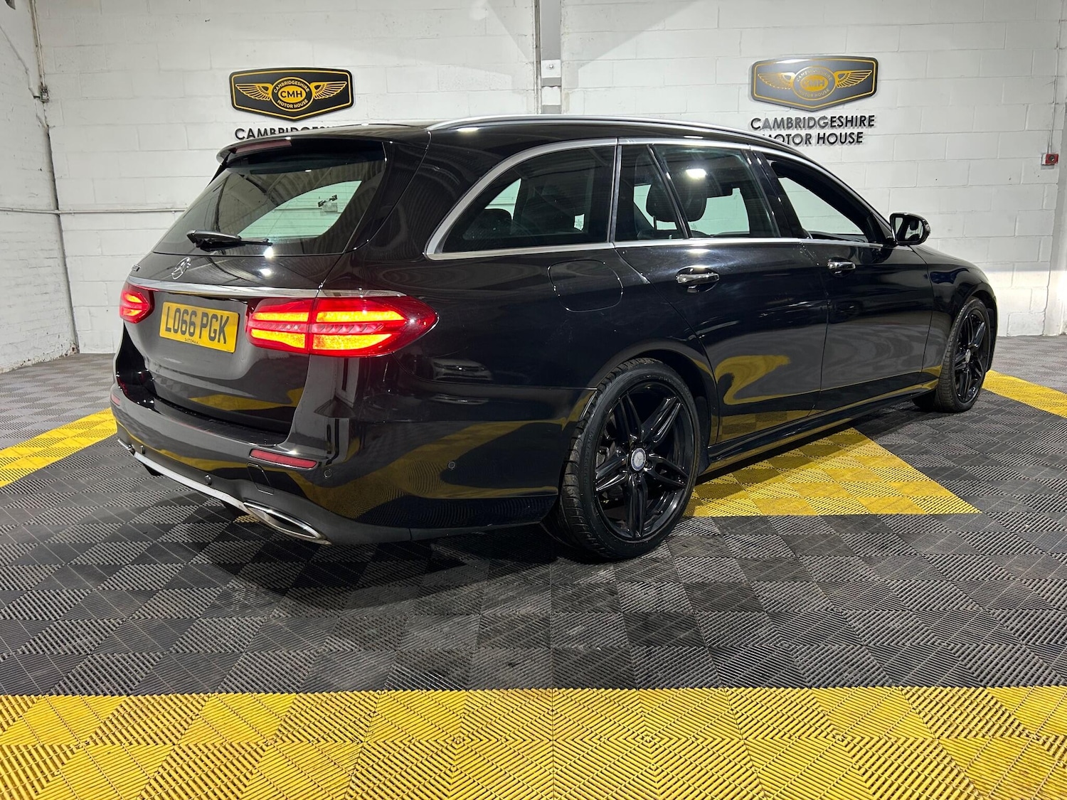 Used Mercedes-Benz E Class 2017 for sale - 77057624: Photo 4