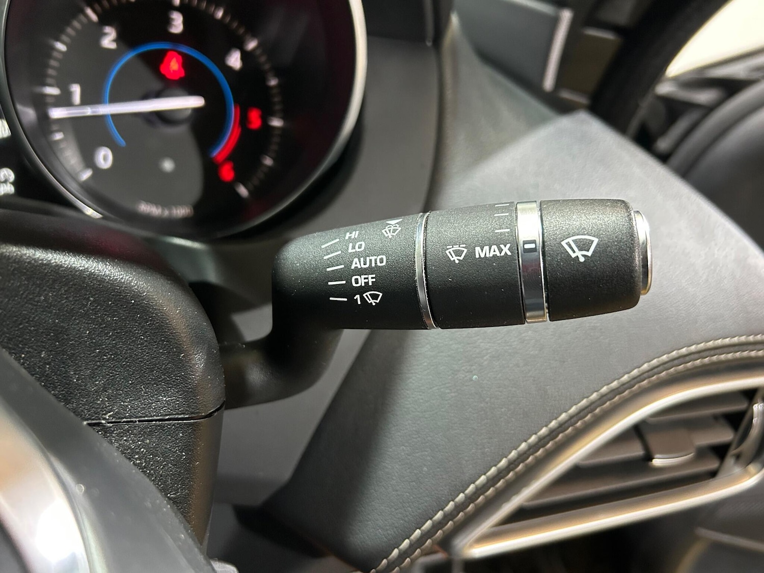 Used Jaguar XE 2017 for sale - 76137155: Photo 28