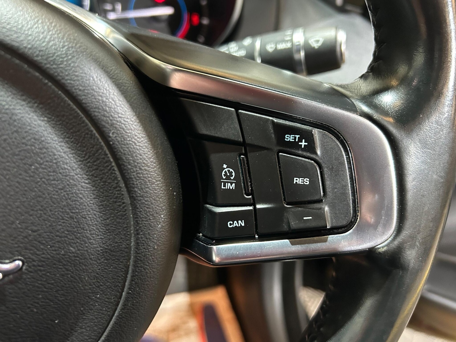 Used Jaguar XE 2017 for sale - 76137155: Photo 31