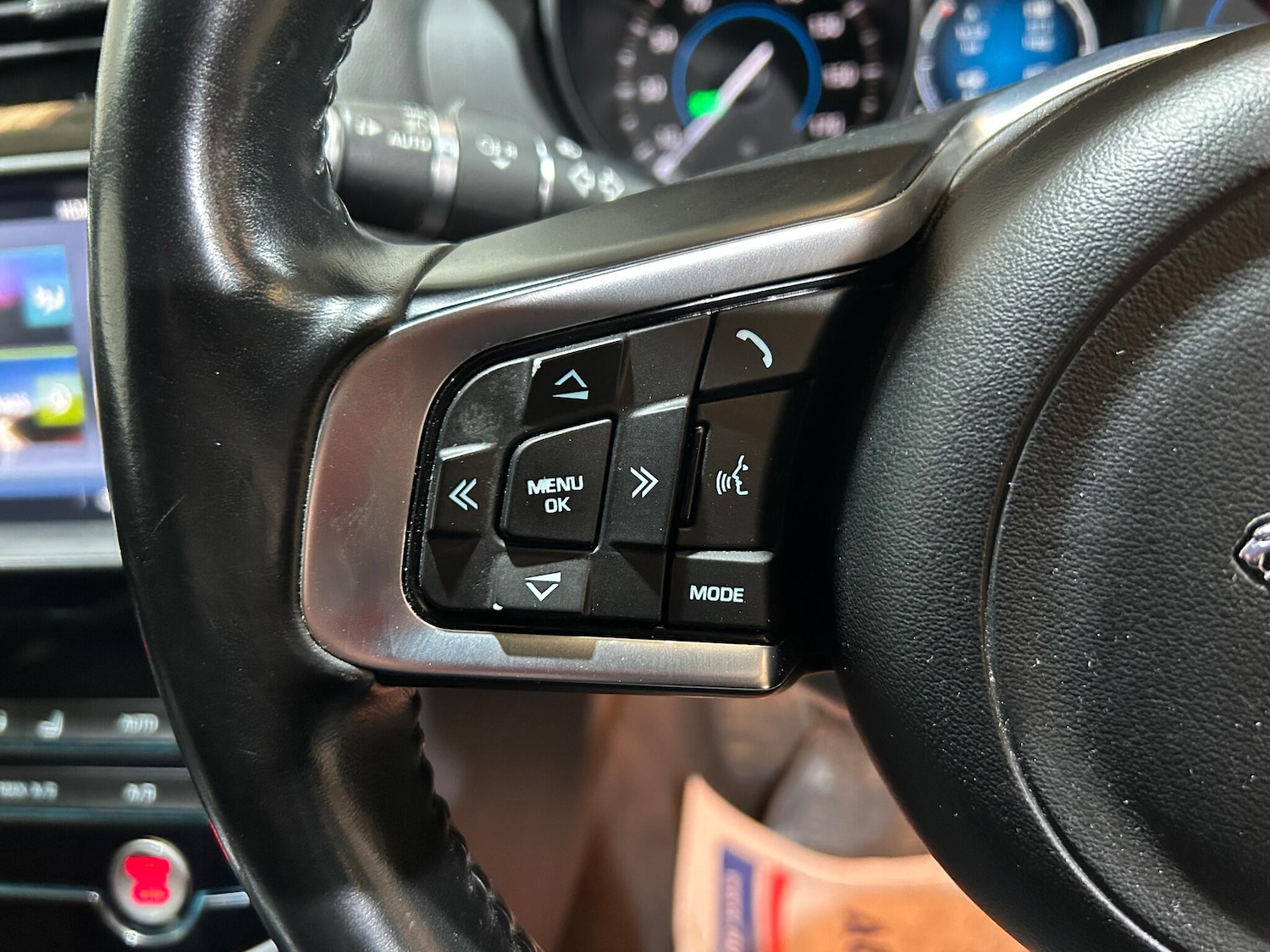 Used Jaguar XE 2017 for sale - 76137155: Photo 33