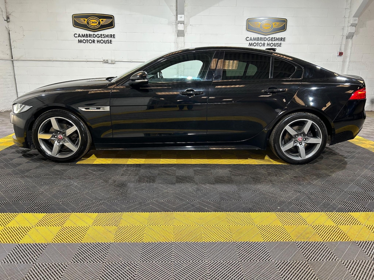 Used Jaguar XE 2017 for sale - 76137155: Photo 36